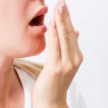 綾瀬の歯医者、新井歯科医院で、口臭について解説