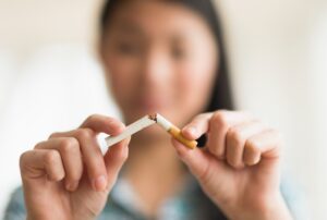 綾瀬の歯医者、新井歯科医院で、歯の黄ばみについての解説