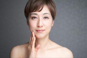 綾瀬の歯医者、新井歯科医院で、更年期女性に多い口腔トラブルについての解説